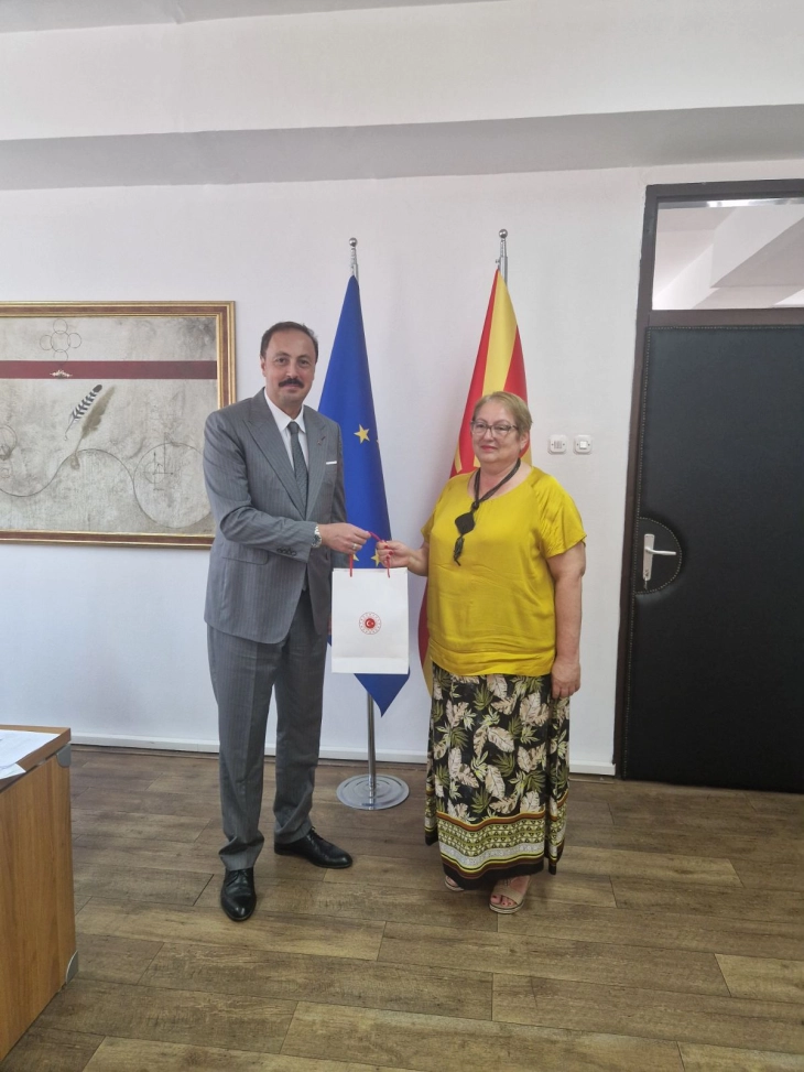 Takim i ministres Janevska me ambasadorin e Turqisë Ulusoj