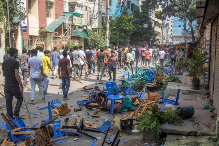 Во Бангладеш продолжуваат студентските протести, во прекин телекомуникациите