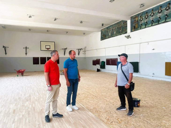 Герасимовски: Учениците на ООУ „Кочо Рацин“ во септември ќе добијат реконструирана модерна спортска сала
