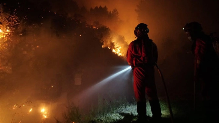 Четири индустриски магацини изгореа во пожар во Шпанија, нема повредени