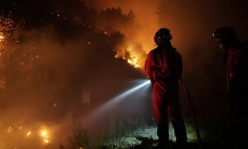 Четири индустриски магацини изгореа во пожар во Шпанија, нема повредени