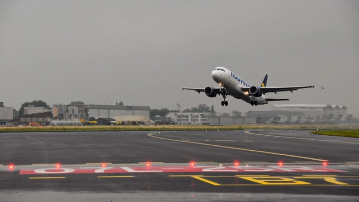 Бриселската Агенција за животна средина ги тужи авиокомпаниите поради бучава 