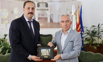 Средба на битолскиот градоначалник Тони Коњановски со турскиот амбасадор Фатих Улсој
