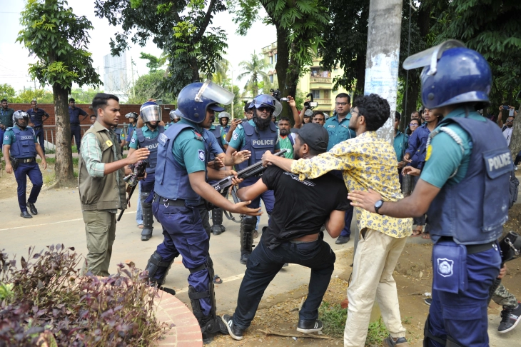 Бангладеш го продолжува полицискиот час во очекување на одлуката на Врховниот суд за квотите за работни места во јавниот сектор