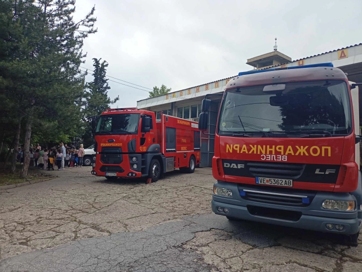Со навремена пријава за пожар и брза интервенција спасена куќа во Велес