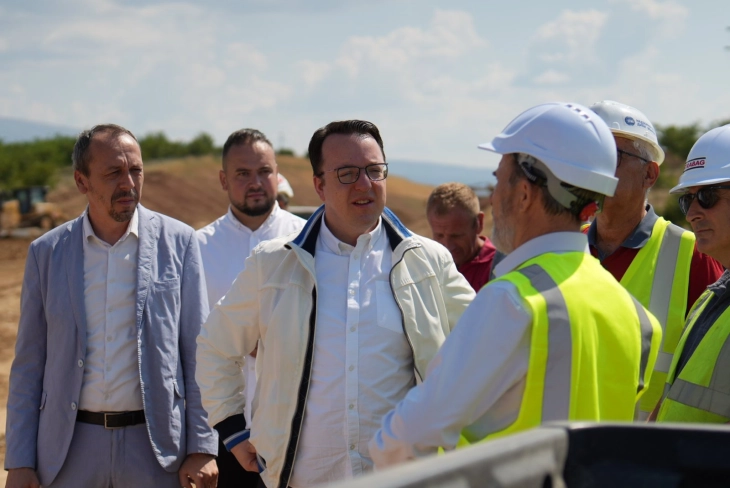 Nikolloski: Qeveria do të kërkojë që një pjesë e mjeteve për ndërtimin e hekurudhës drejt Bullgarisë, të përdoren për hekurudhën e shpejtë të Korridorit 10