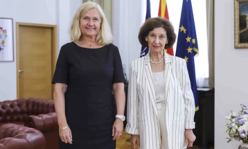 Presidentja Siljanovska - Davkova e priti ambasadoren norvegjeze Kristin Melsom