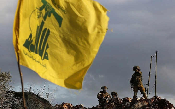 Хезболах нападна две израелски воени позиции поради убиството на негов член