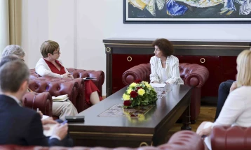 President Siljanovska Davkova meets EBRD President Renaud-Basso