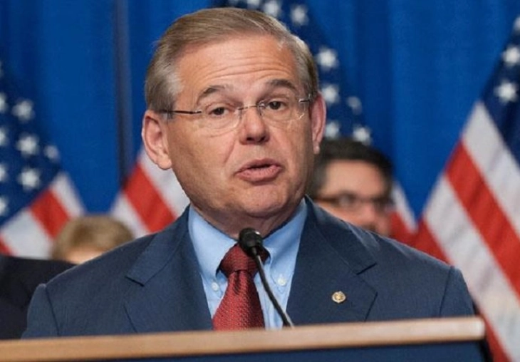 Senatori amerikan Bob Menendez dha dorëheqje