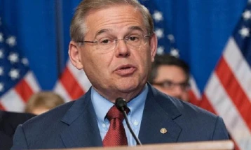 Senatori amerikan Bob Menendez dha dorëheqje