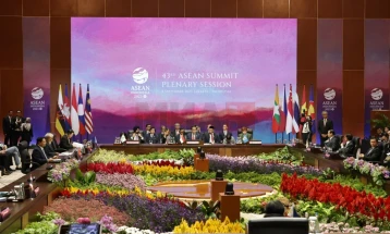 Министрите за надворешни работи на АСЕАН на средба во Лаос за да бараат решавање на кризата во Мјанмар и тензиите во Јужното Кинеско Море