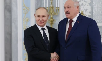 Претседателите на Русија и Белорусија, Путин и Лукашенко се сретнаа на руски остров