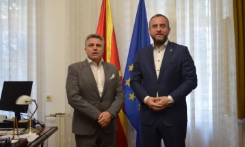 Ministri Toshkovski për vizitë në ambasadën e Maqedonisë së Veriut në Beograd