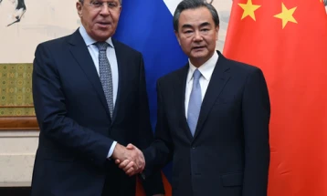 Ванг: Кина и Русија ќе работат на мирот во Источна Азија