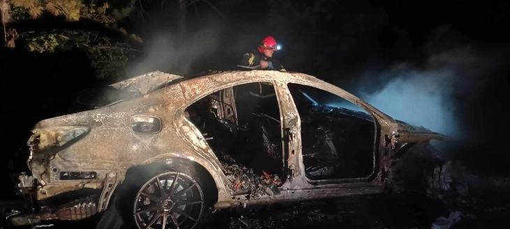Изгоре автомобил во Струмица