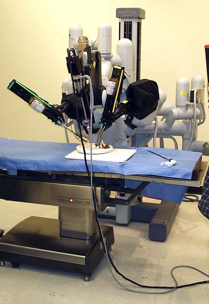 Во КБЦ Загреб се извршуваат операции со хируршки систем Да Винчи