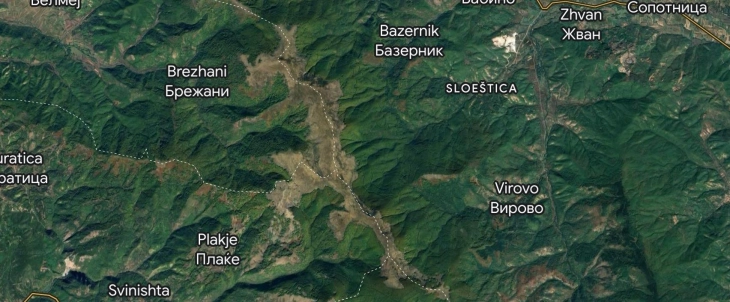 Авиони полнат вода од Охридското Езеро, се гасне пожар во демирхисарско