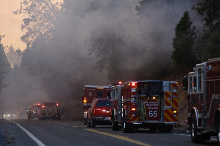 Po përhapet zjarri pyjor në Kaliforni, mijëra zjarrfikës në teren