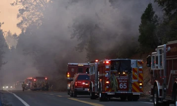Po përhapet zjarri pyjor në Kaliforni, mijëra zjarrfikës në teren