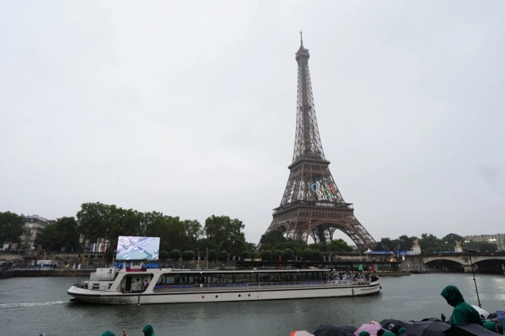 Olympic organizers pull plug on triathlon training in the Seine again