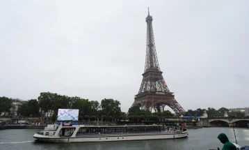 Olympic organizers pull plug on triathlon training in the Seine again