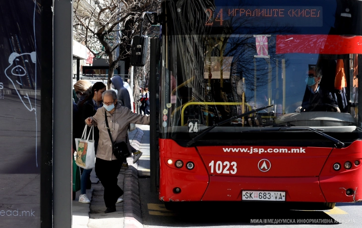 Автобус на ЈСП Скопје се запали во Бутел