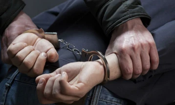 Arrestohet krimineli i kërkuar me urdhërarrest për vuajtjen e dënimit me burg prej katër vjetëve