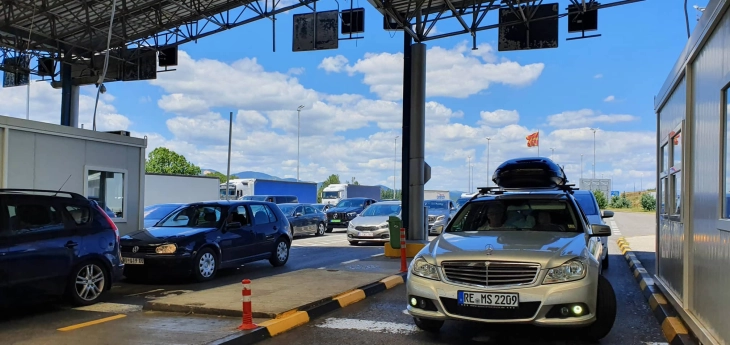 Зголемена фреквенција на возила на Табановце за влез и Богородица за излез од државата