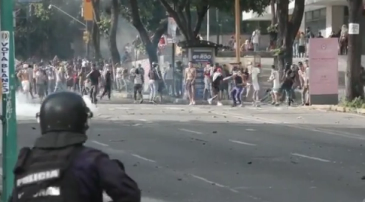 One dead in protests against election result in Venezuela
