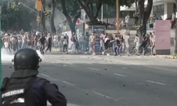 One dead in protests against election result in Venezuela