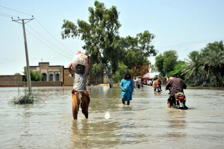 Të paktën 14 persona kanë humbur jetën nga përmbytjet në Pakistan