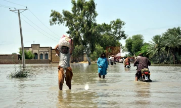 Të paktën 14 persona kanë humbur jetën nga përmbytjet në Pakistan