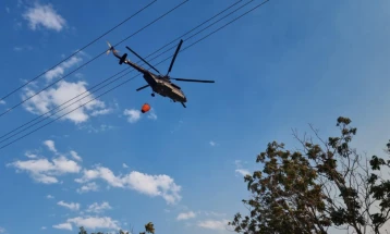 Shtatë persona janë evakuuar nga fshati i djegur Strojmenc në Sveti Nikollë