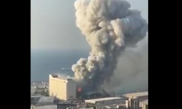 Силна експлозија одекна во Бејрут