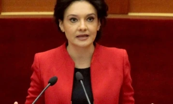 Elisa Spiropali është kryetarja e re e Parlamentit shqiptar, janë votuar edhe ministrat e rinj