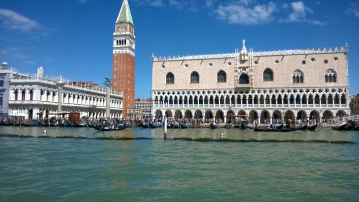 Венеција од утре го ограничува бројот на посетители во групи на 25