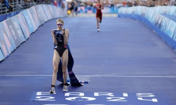 Beaugrand delights hosts France with Olympic triathlon gold