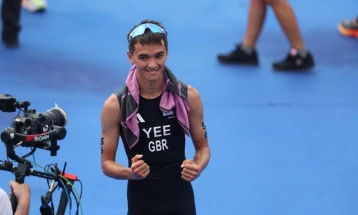 Britain's Yee produces sensational finish for triathlon gold