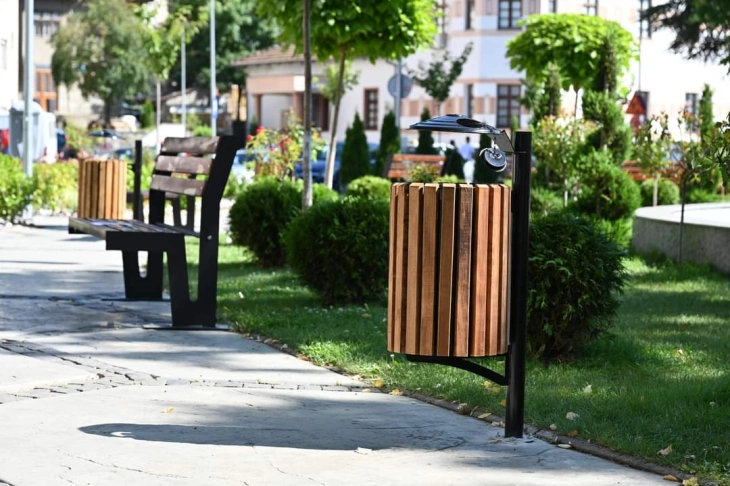 Нова урбана опрема во градскиот парк Крива Паланка