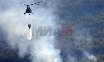 Helikopterët e policisë  kanë hedhur mbi 166 tonelata ujë ndaj zjarrit në afërsi të Pehçevës dhe në Nagoriçanit të Vjetër