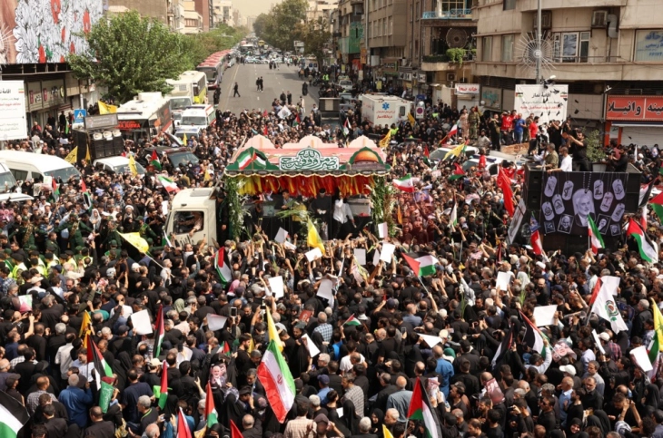 Teheran: Ajatollah Hamnei e  mbajti ceremoninë e varrimit për liderin e 