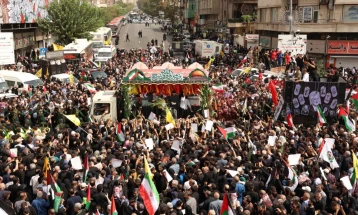 Teheran: Ajatollah Hamnei e  mbajti ceremoninë e varrimit për liderin e 