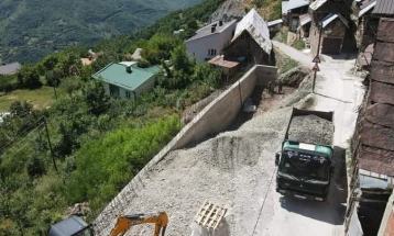 Во финална фаза изградбата на паркинг простор во дебарското село Горно Косоврасти