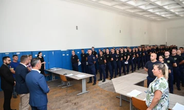 New police officers from 2023/2024 class sign employment contracts