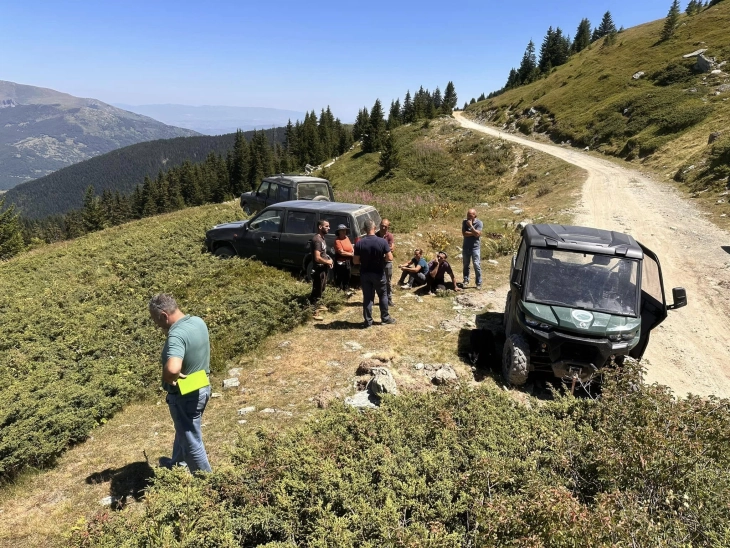 Национален парк Шар Планина: По дојава на население беа стопирани и истерани собирачи од соседна земја