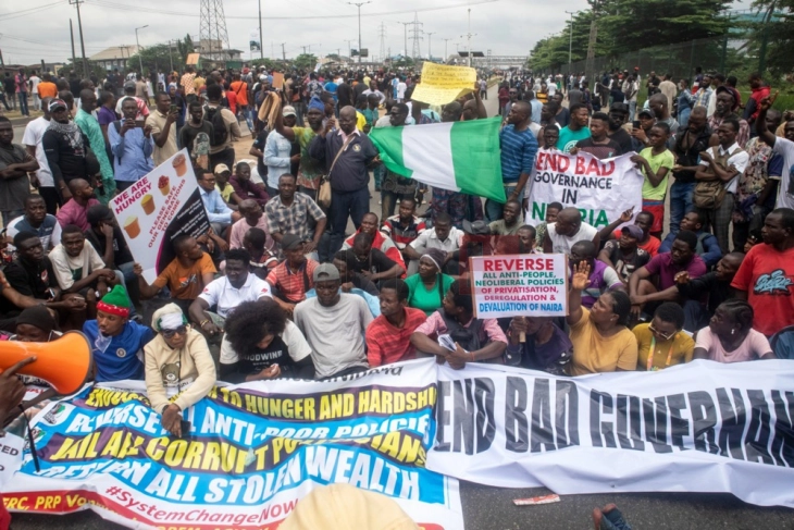 Trembëdhjetë persona humbën jetën nga protestat në Nigeri