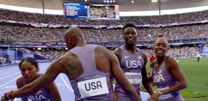 САД постави нов светски рекорд во штафетата 4х400 метри мешано