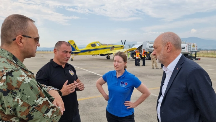 QMK: Ambasadori evropian Gir dhe Angellov sot në mëngjes ishtin te pilotët dhe direkt në pistë u njohën me aktivitetet për shuarjen e zjarrit