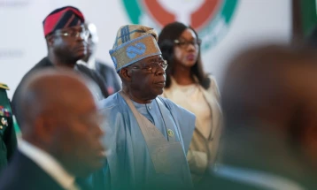 Претседателот на Нигерија повика на прекин на насилните протести